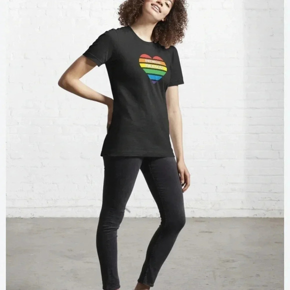 Gap Heart Tee Shirt - Picture 1 of 4
